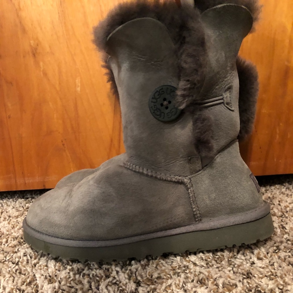 Bailey Button UGGs - Picture 3 of 6